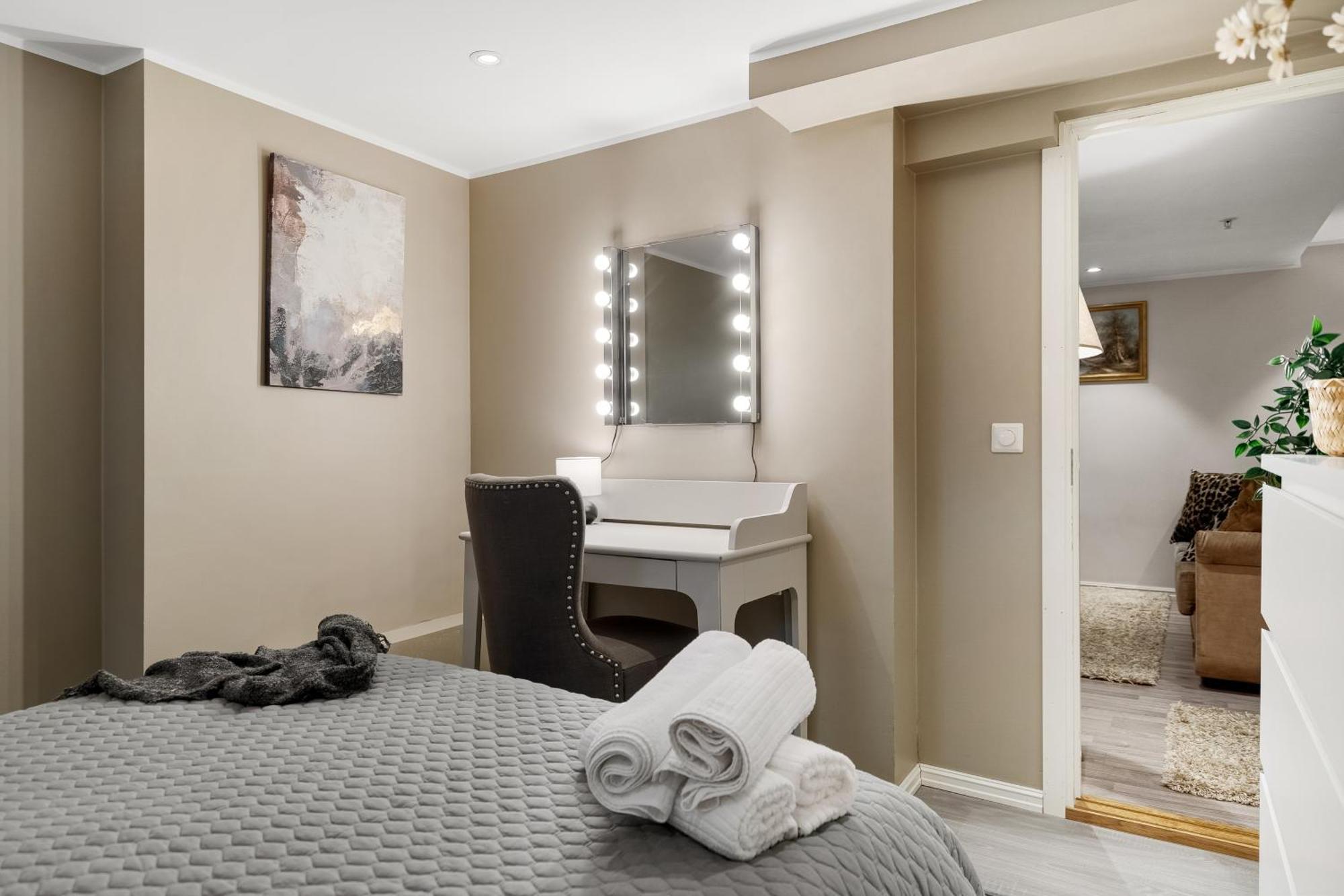 Solsiden Modern Stay: King Beds, Private Entry Trondheim Eksteriør bilde